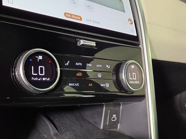 2024 Land Rover Discovery Dynamic SE