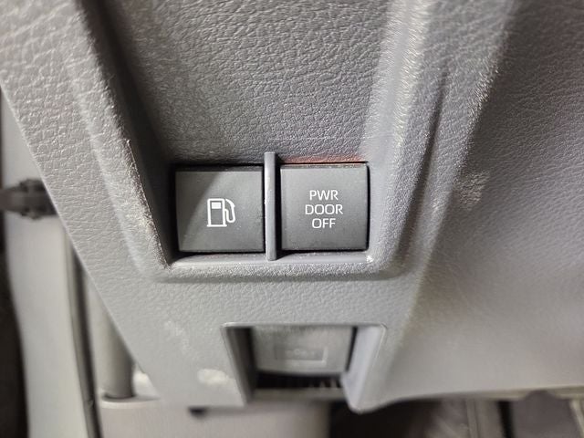 2023 Toyota Sienna LE 8 Passenger