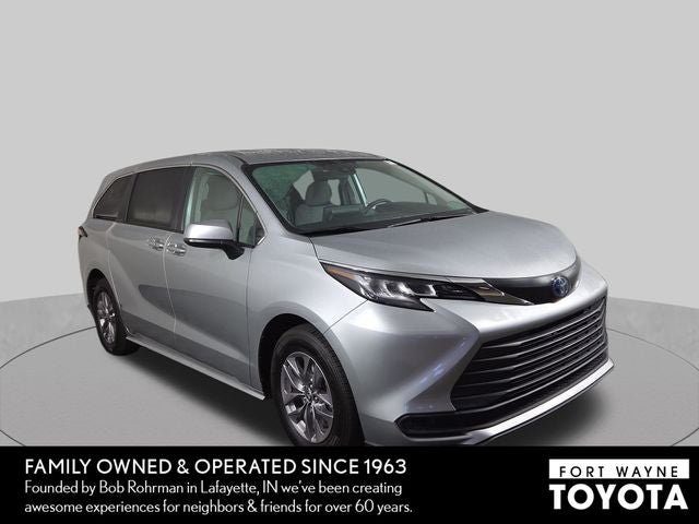2023 Toyota Sienna LE 8 Passenger