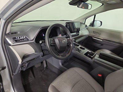 2023 Toyota Sienna LE 8 Passenger