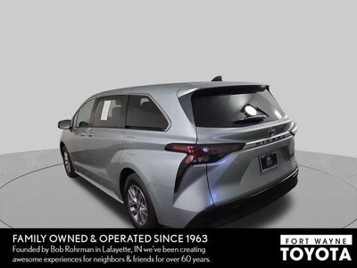 2023 Toyota Sienna LE 8 Passenger