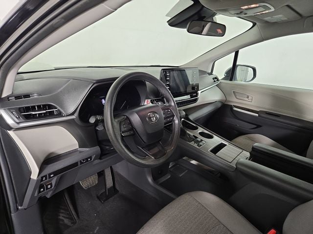 2024 Toyota Sienna LE 8 Passenger