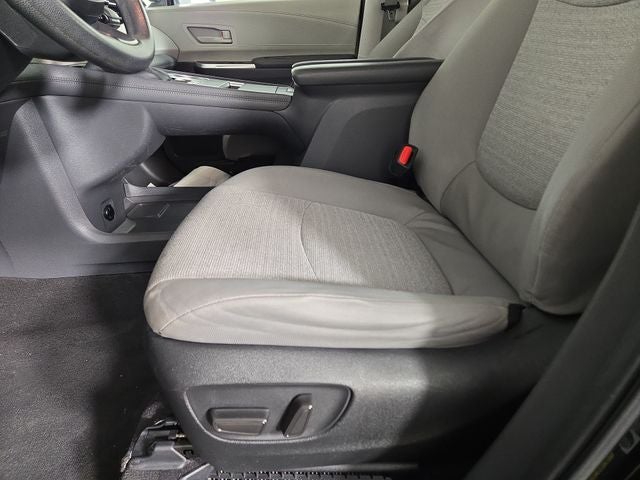 2024 Toyota Sienna LE 8 Passenger