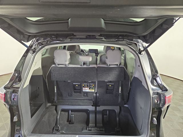 2024 Toyota Sienna LE 8 Passenger