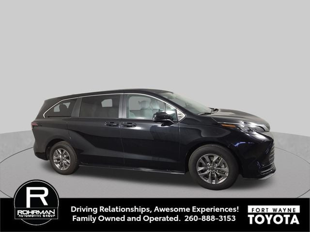 2024 Toyota Sienna LE 8 Passenger