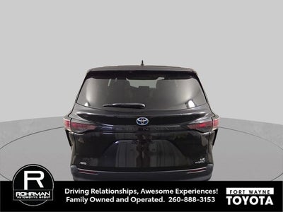 2024 Toyota Sienna LE 8 Passenger