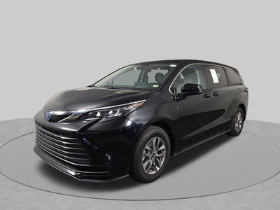 2024 Toyota Sienna LE 8 Passenger