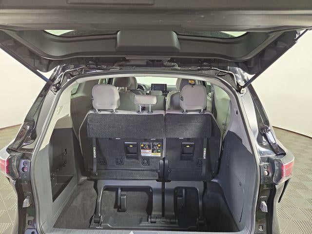 2024 Toyota Sienna LE 8 Passenger