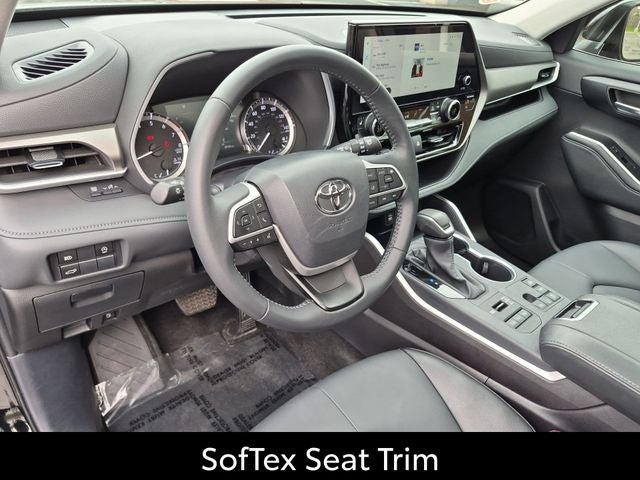 2025 Toyota Highlander XLE