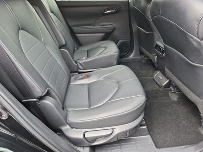 2025 Toyota Highlander XLE