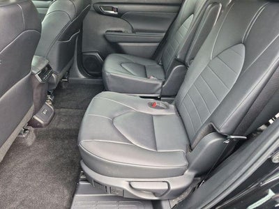 2025 Toyota Highlander XLE