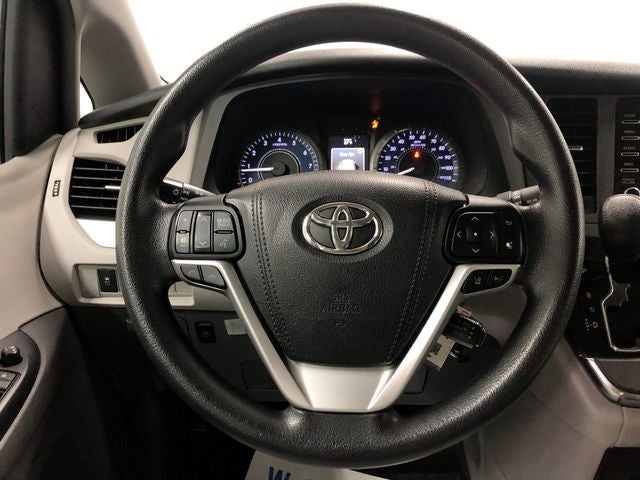 2018 Toyota Sienna LE 7 Passenger