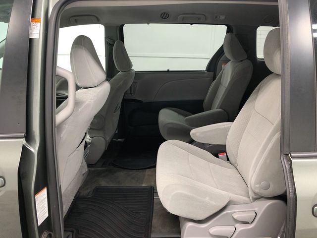 2018 Toyota Sienna LE 7 Passenger