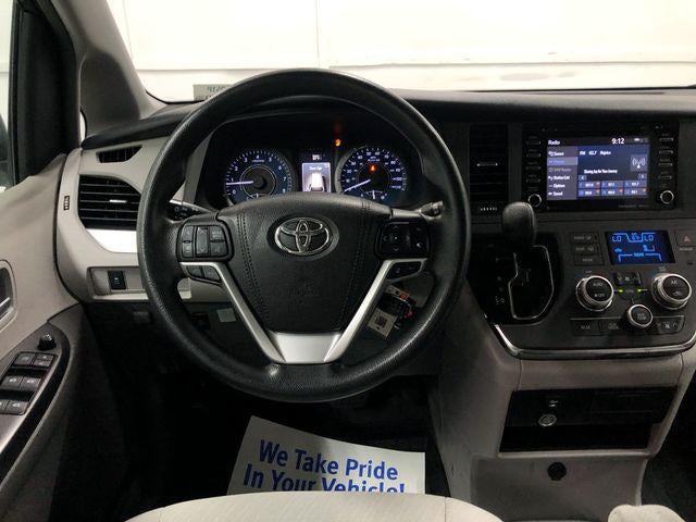 2018 Toyota Sienna LE 7 Passenger