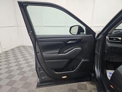 2024 Toyota Highlander XLE