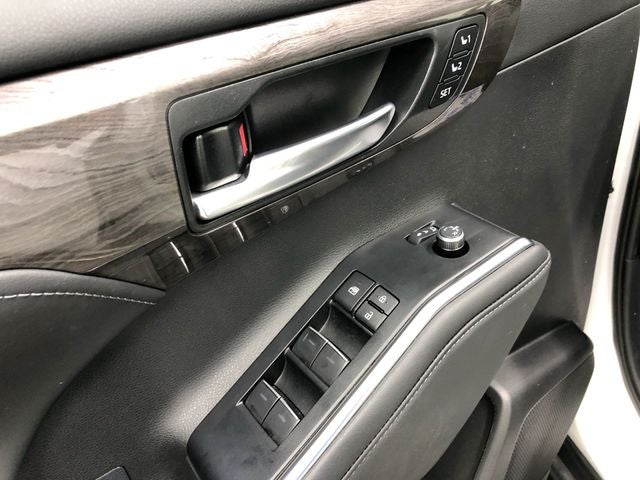 2025 Toyota Highlander Platinum