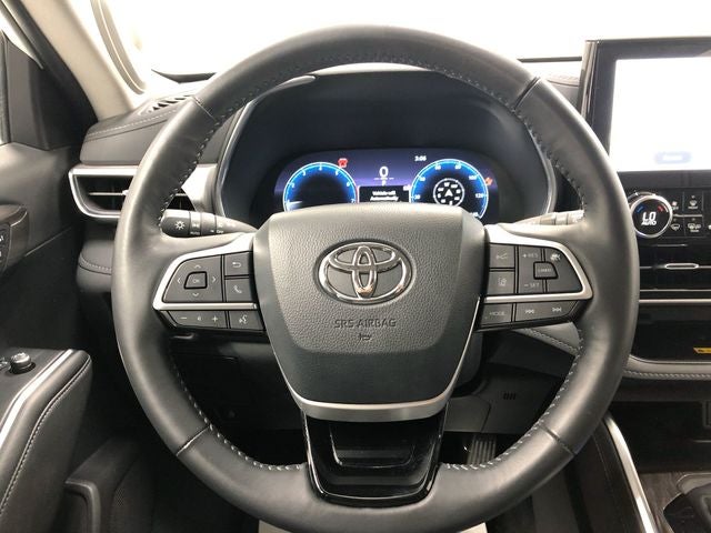 2025 Toyota Highlander Platinum