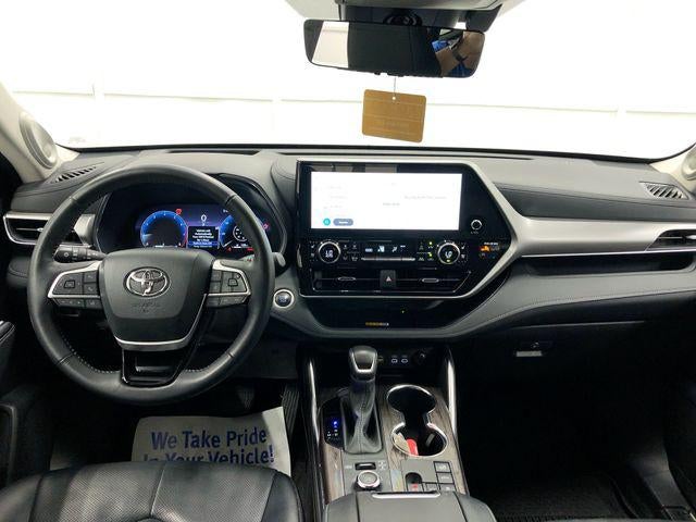 2025 Toyota Highlander Platinum