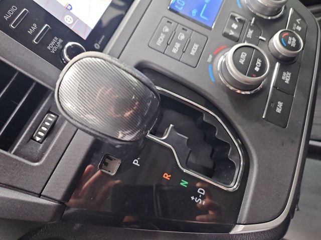 2020 Toyota Sienna SE Premium 8 Passenger