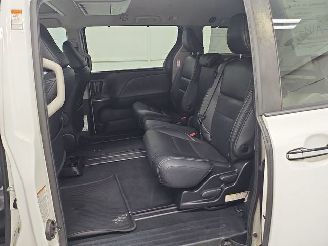 2020 Toyota Sienna SE Premium 8 Passenger