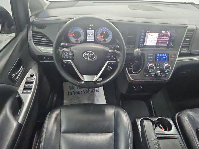 2020 Toyota Sienna SE Premium 8 Passenger