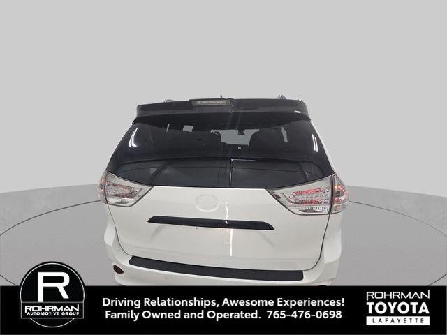 2020 Toyota Sienna SE Premium 8 Passenger