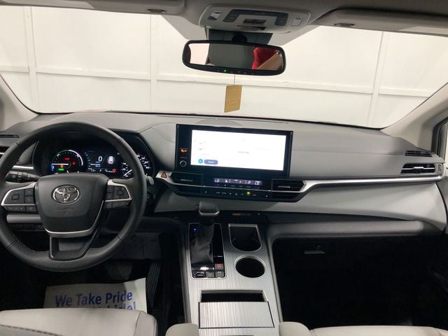 2026 Toyota Sienna XLE 8 Passenger