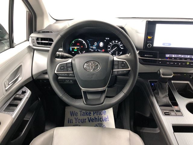 2026 Toyota Sienna XLE 8 Passenger