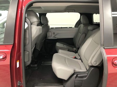 2026 Toyota Sienna XLE 8 Passenger