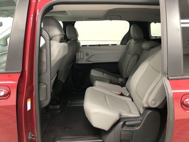 2026 Toyota Sienna XLE 8 Passenger