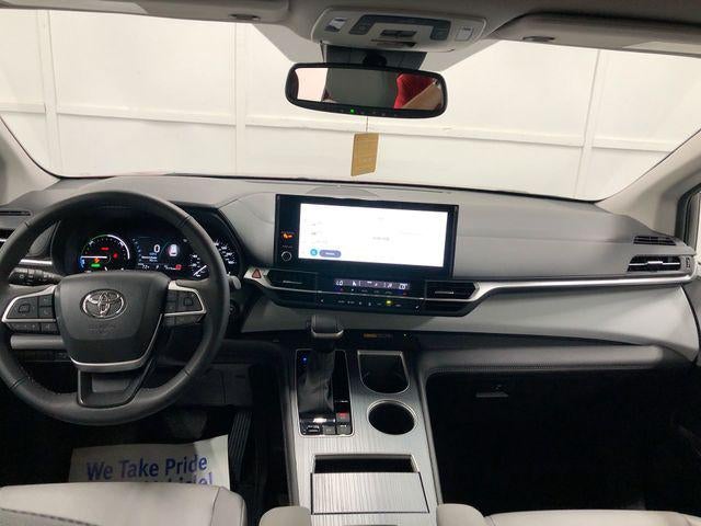 2026 Toyota Sienna XLE 8 Passenger