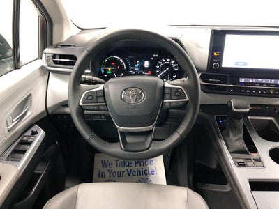 2026 Toyota Sienna XLE 8 Passenger