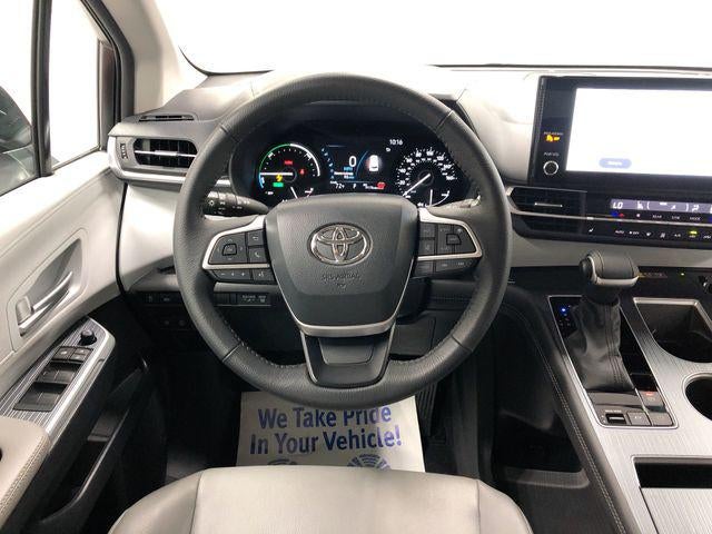 2026 Toyota Sienna XLE 8 Passenger