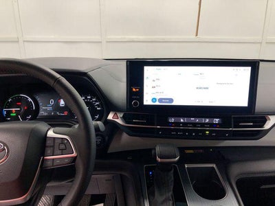 2026 Toyota Sienna XLE 8 Passenger