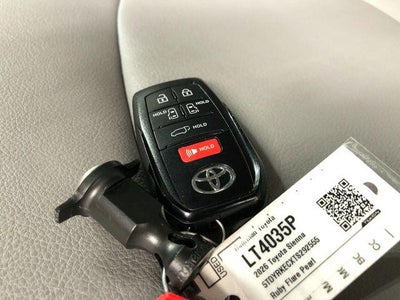 2026 Toyota Sienna XLE 8 Passenger