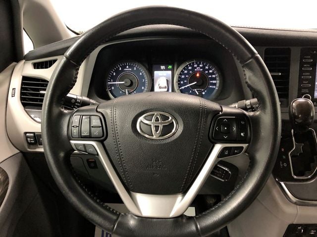 2019 Toyota Sienna XLE 8 Passenger