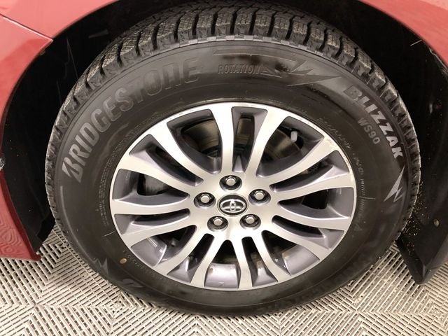 2019 Toyota Sienna XLE 8 Passenger