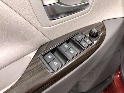 2019 Toyota Sienna XLE 8 Passenger