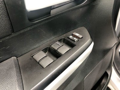 2017 Toyota 4X4 TUNDRA CREWMAX SR5 5.7L SR5