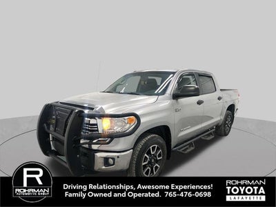 2017 Toyota 4X4 TUNDRA CREWMAX SR5 5.7L SR5