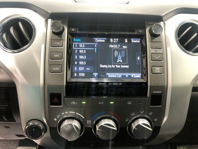 2017 Toyota 4X4 TUNDRA CREWMAX SR5 5.7L SR5