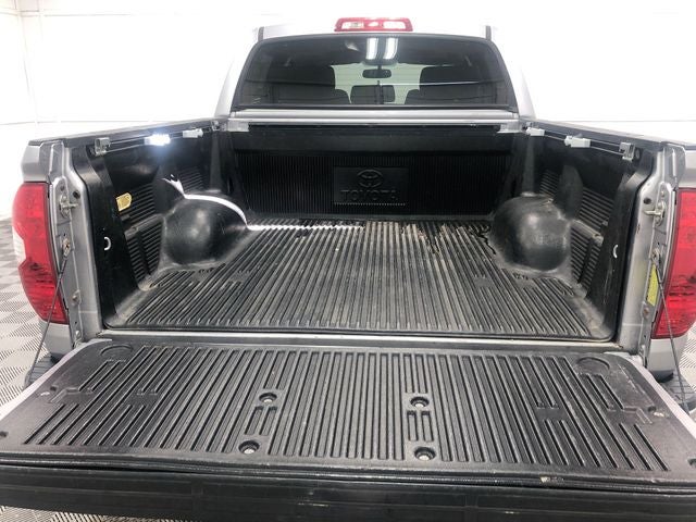2017 Toyota 4X4 TUNDRA CREWMAX SR5 5.7L SR5