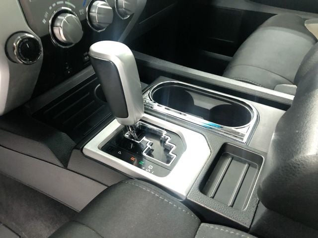 2017 Toyota 4X4 TUNDRA CREWMAX SR5 5.7L SR5