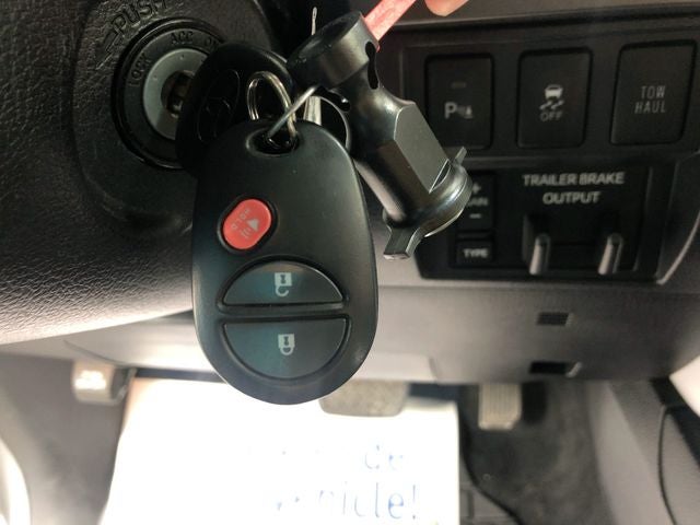 2017 Toyota 4X4 TUNDRA CREWMAX SR5 5.7L SR5