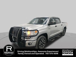 2017 Toyota 4X4 TUNDRA CREWMAX SR5 5.7L SR5