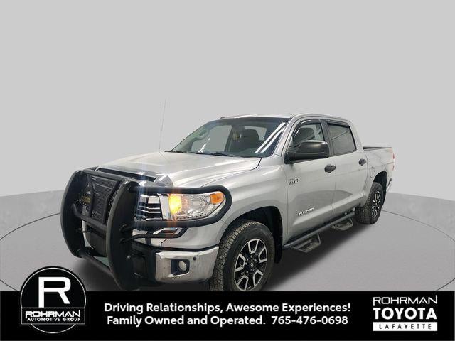 2017 Toyota 4X4 TUNDRA CREWMAX SR5 5.7L SR5