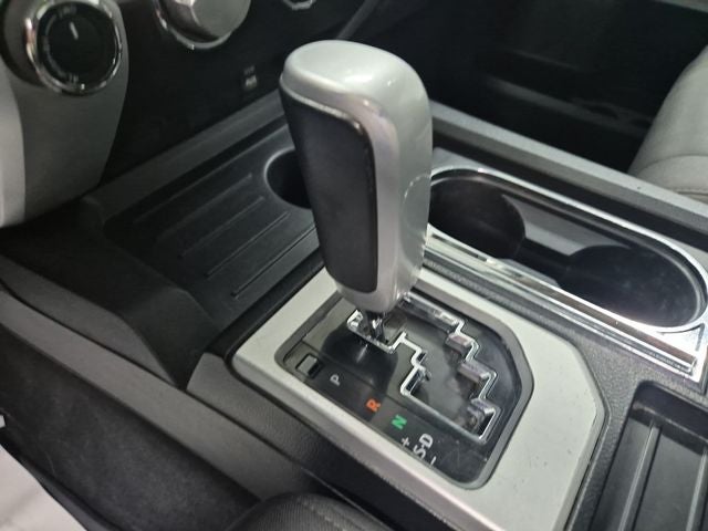 2015 Toyota TUNDRA 4X4 SR5 CrewMax