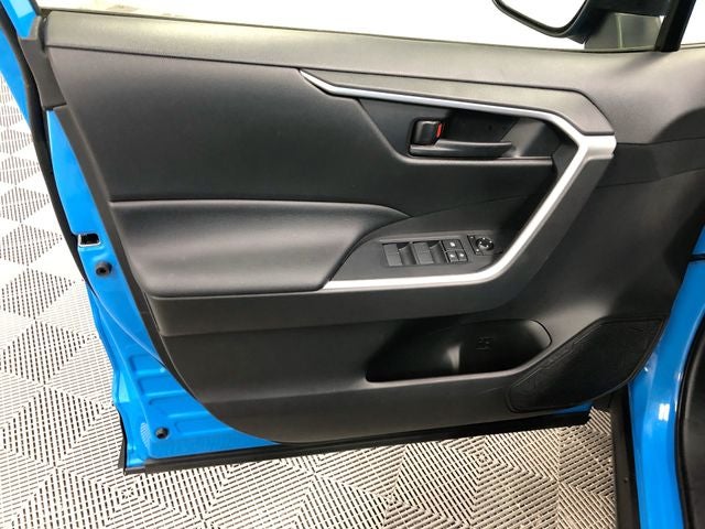 2020 Toyota RAV4 Hybrid LE