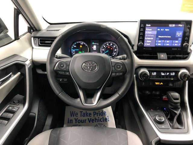 2022 Toyota RAV4 Hybrid XLE