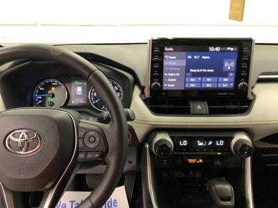 2022 Toyota RAV4 Hybrid XLE